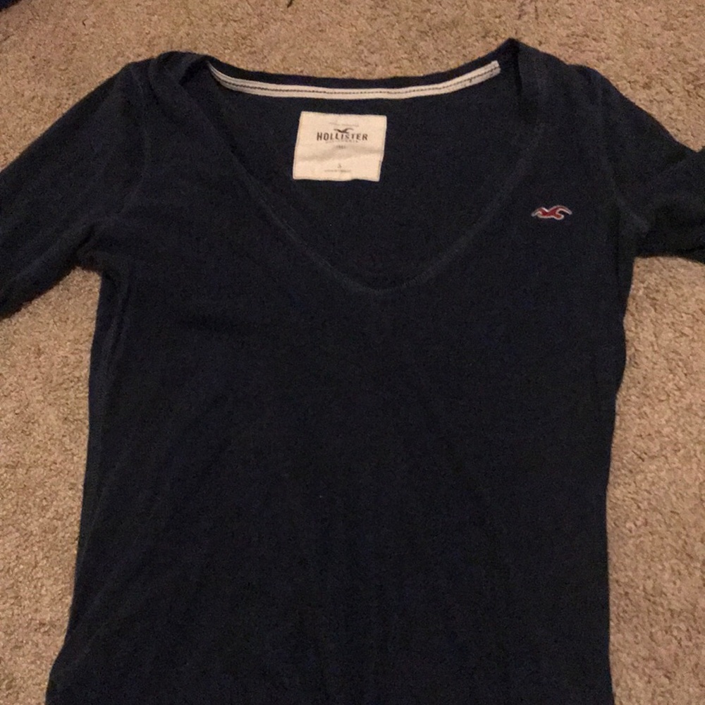 Hollister mid-sleeve; low neck